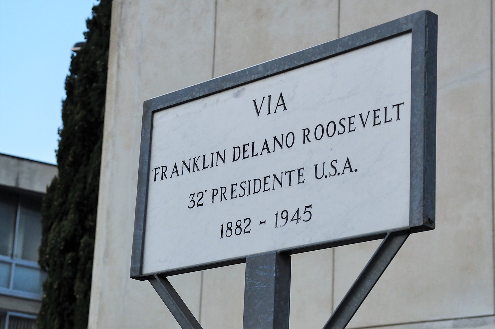 Cantieri in città, nuovi asfalti da settembre: lavori in via Regina Teodolinda, viale Roosevelt e lungolago