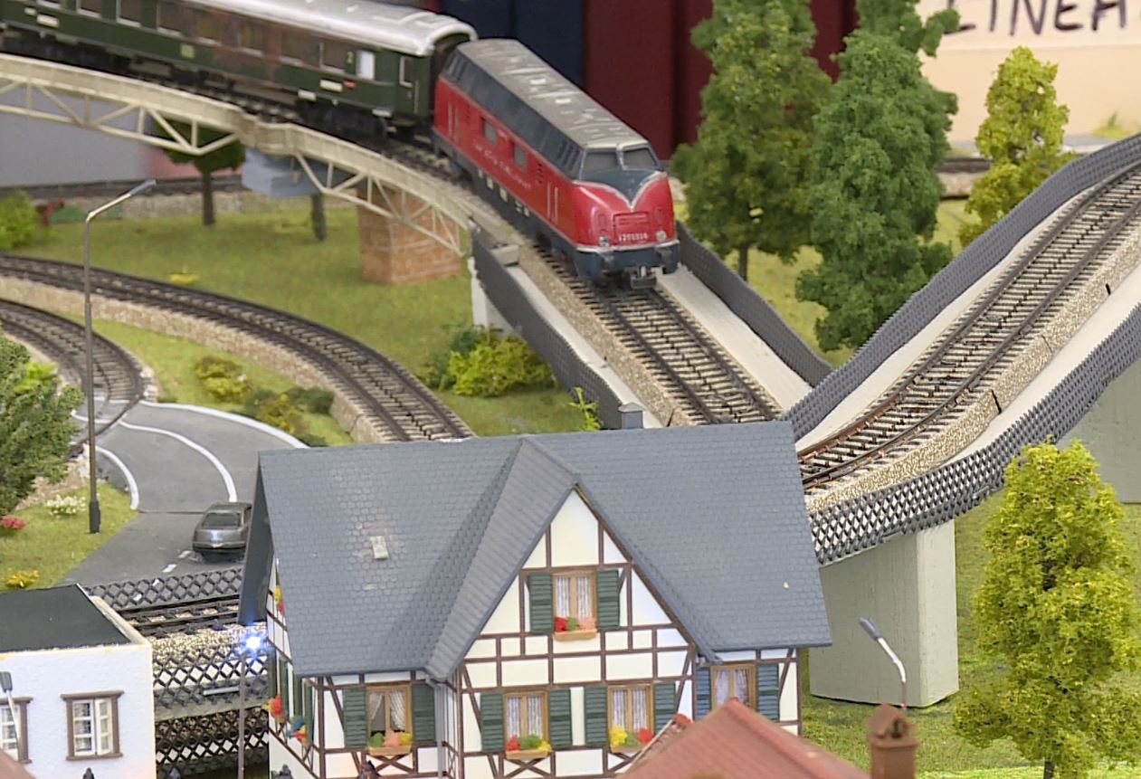 I modellini di “COMOinTRENO” a San Fermo, la mostra  aperta fino a domani in Comune