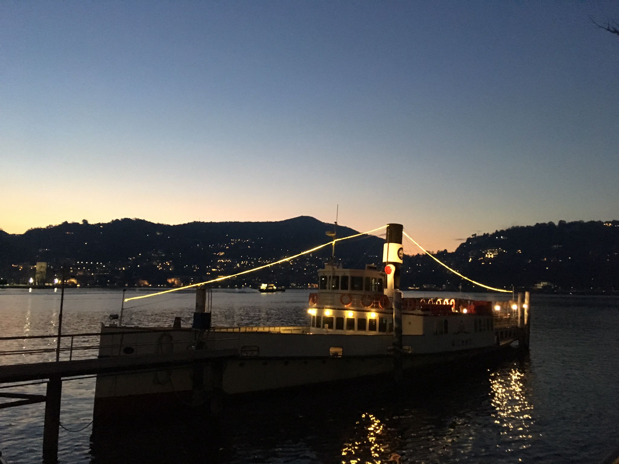 Natale 2021, le aspettative dei Comaschi tra incertezze e desideri