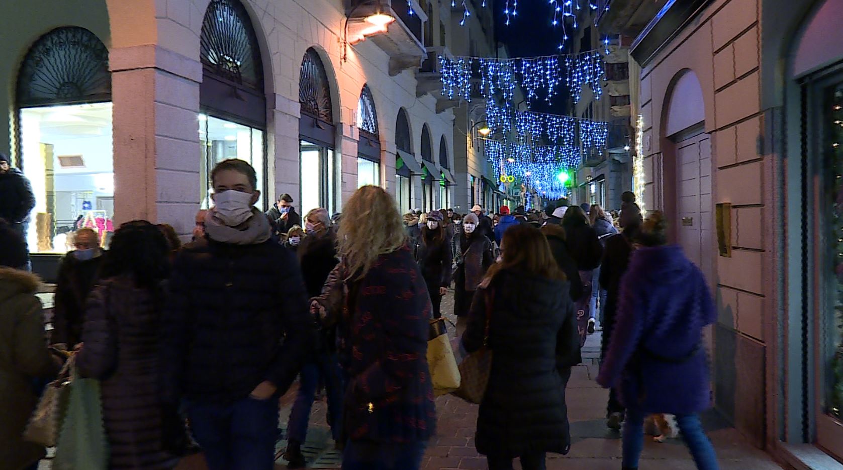 Mercatini di Natale a Como, Rapinese: “Tutta Italia fa retromarcia, Como no”
