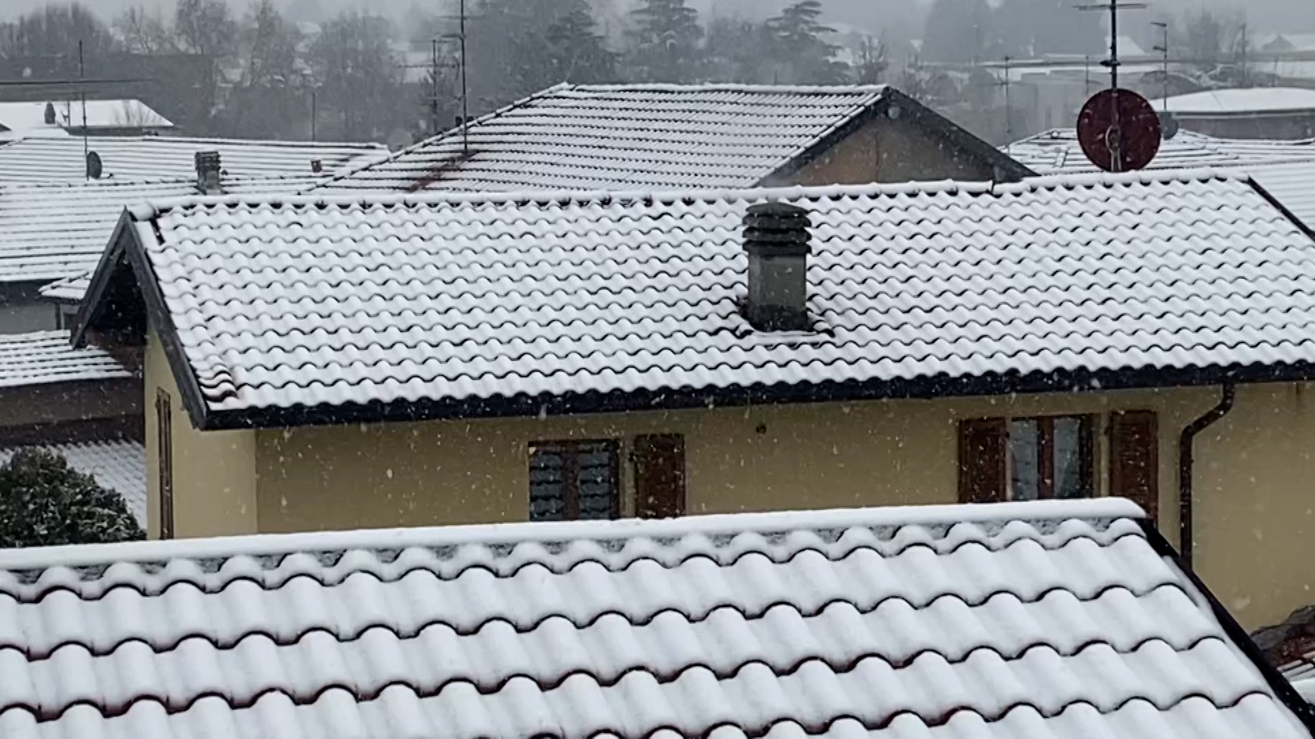 Provincia di Como imbiancata dalla neve, traffico regolare