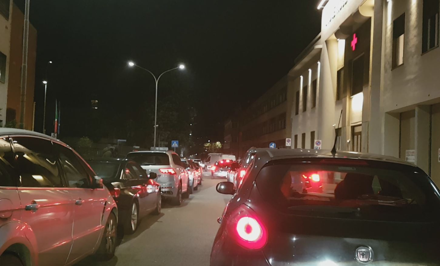 Mercatini di natale, calcio e passaggio a livello bloccato: domenica Como in tilt