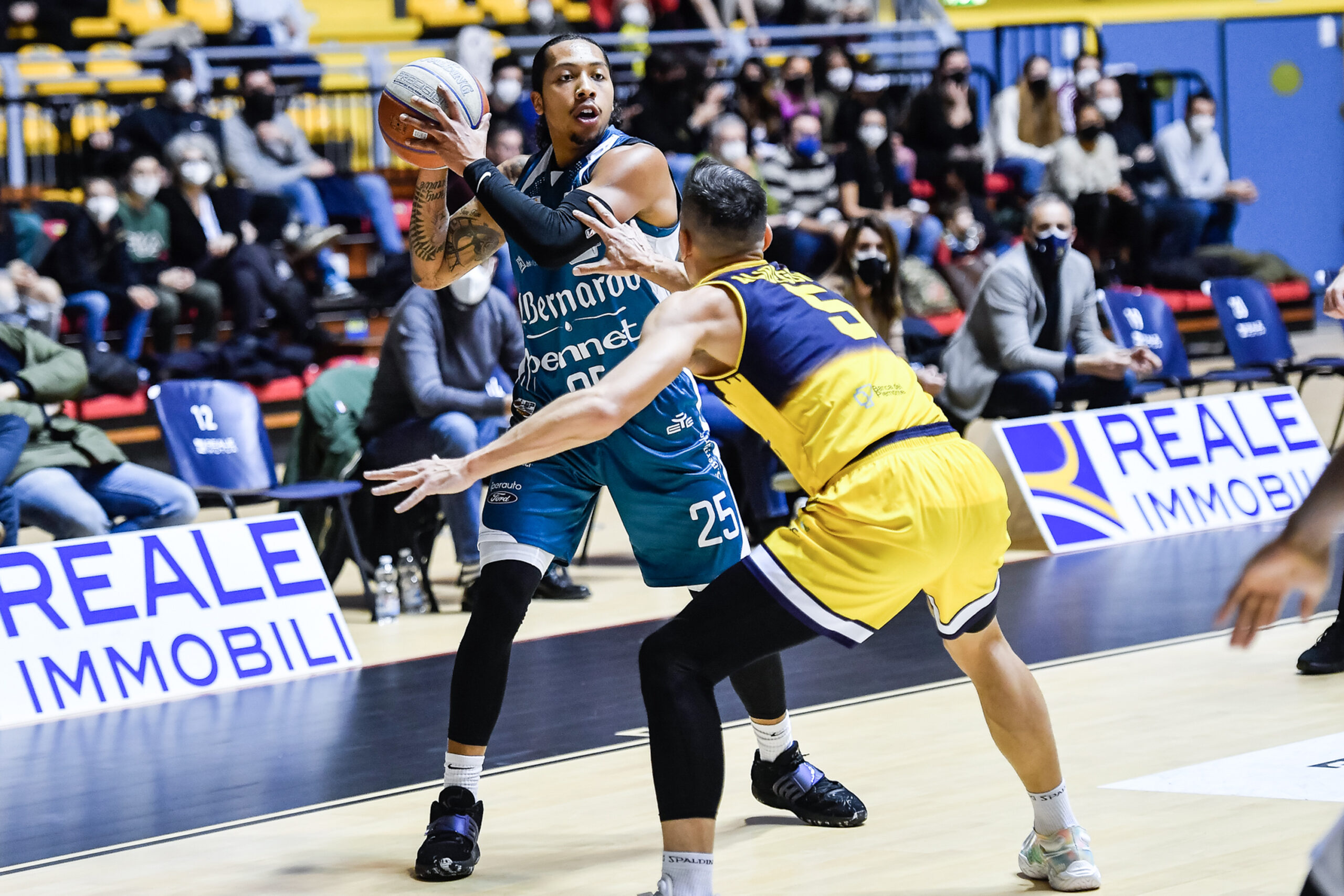 Pallacanestro Cantù vince a Torino