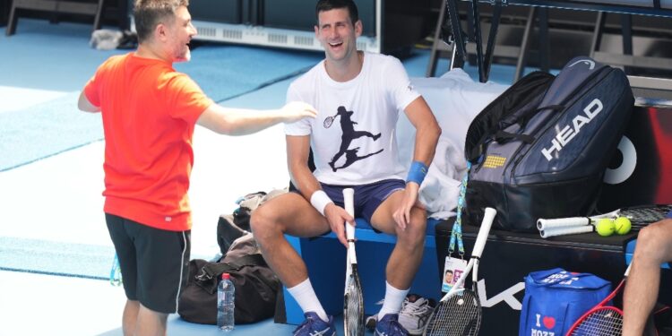 Il tennista serbo si scusa: 'Errore umano del mio staff'