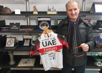 Antonio Molteni maglia firmata da Pogacar