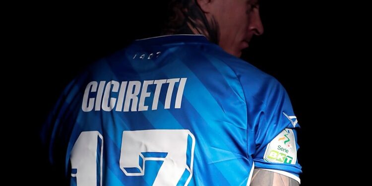 Ciciretti al Como con la maglia numero 17