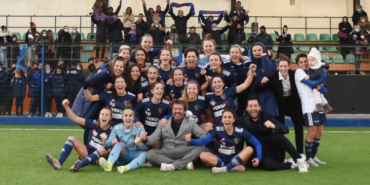 Stop al torneo di serie B di calcio femminile