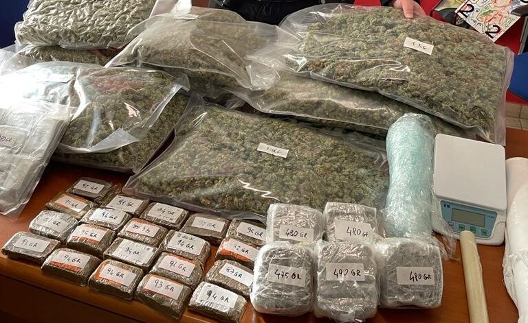 Droga nel garage a Bregnano, tre arresti