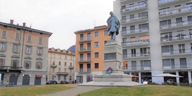 Piazza Vittoria a Como