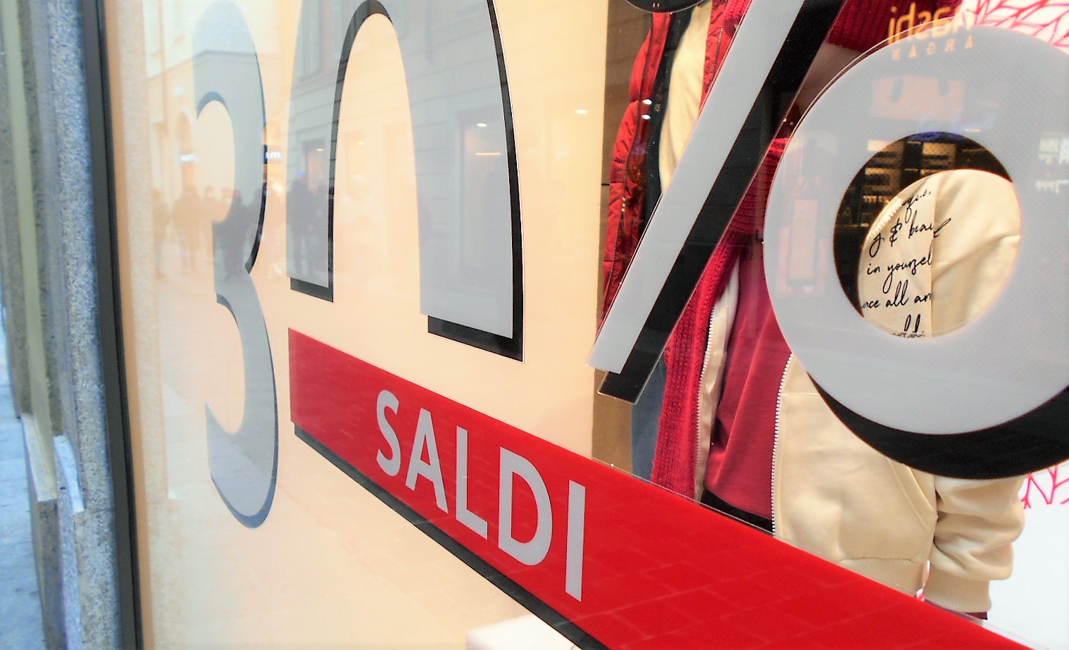 Saldi invernali al via domani. Confcommercio Como: “Speriamo nella ripresa dei consumi”