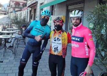 Allenamenti sulle strade del Lario per Nibali e Cataldo