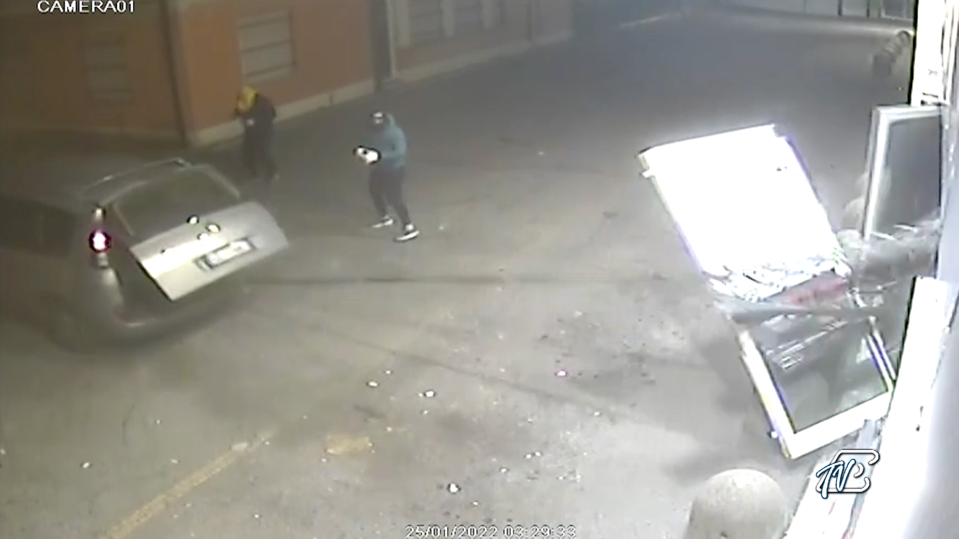 Colpo alla sala slot di Olgiate, il video dei ladri in azione