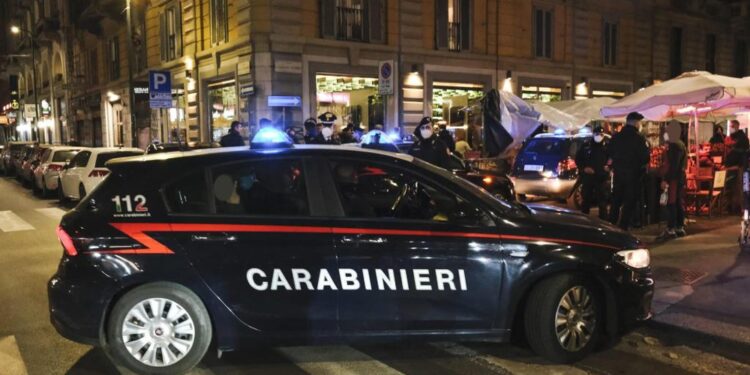 Indagine dei carabinieri dopo denuncia presentata da una vittima