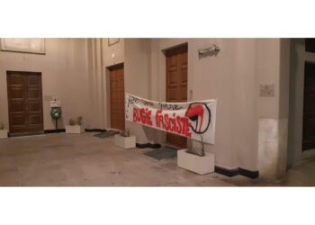 A Senigallia affisso a porta ufficio presidente Consiglio (FdI)