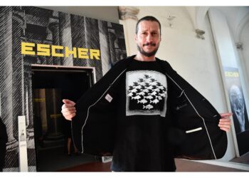 Grande successo per le opere del genio dei mondi impossibili