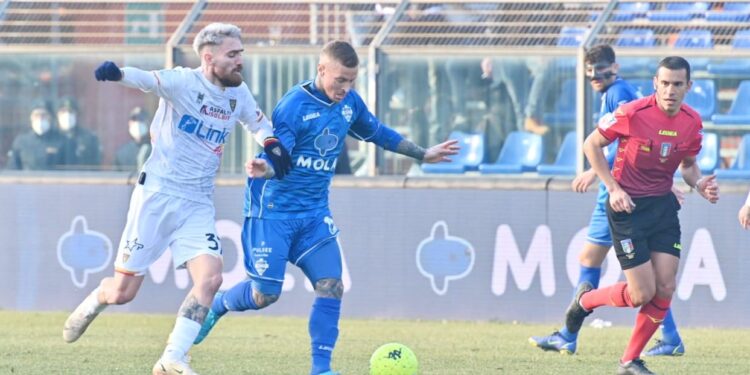 Turno equilibrato in serie B Una fase di Como Lecce