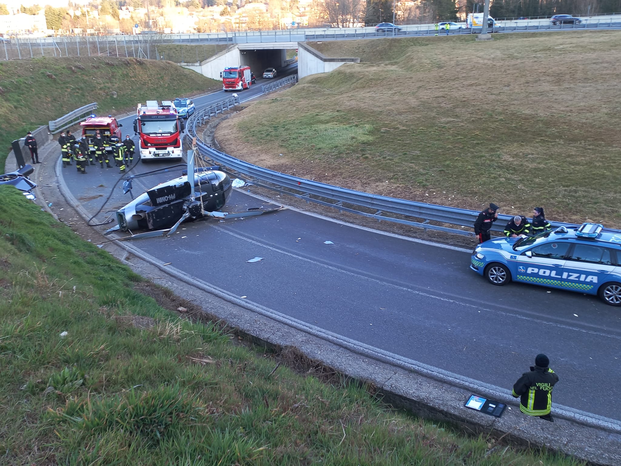 Fino Mornasco, cade un elicottero. Due feriti