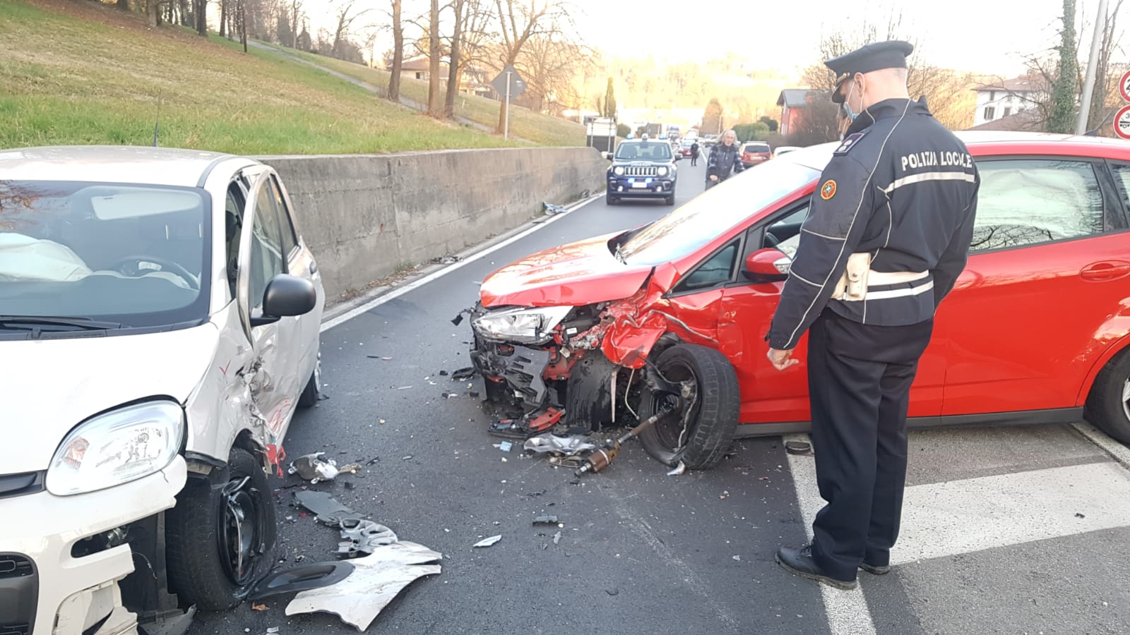 Inverigo: incidente tra quattro auto, sei feriti lievi