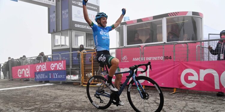 La vittoria di Lorenzo Fortunato nella tappa dello Zoncolan al Giro d'Italia del 2021