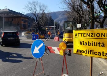 Cantiere per le paratie di Como