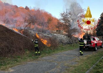 Camnago Volta incendio