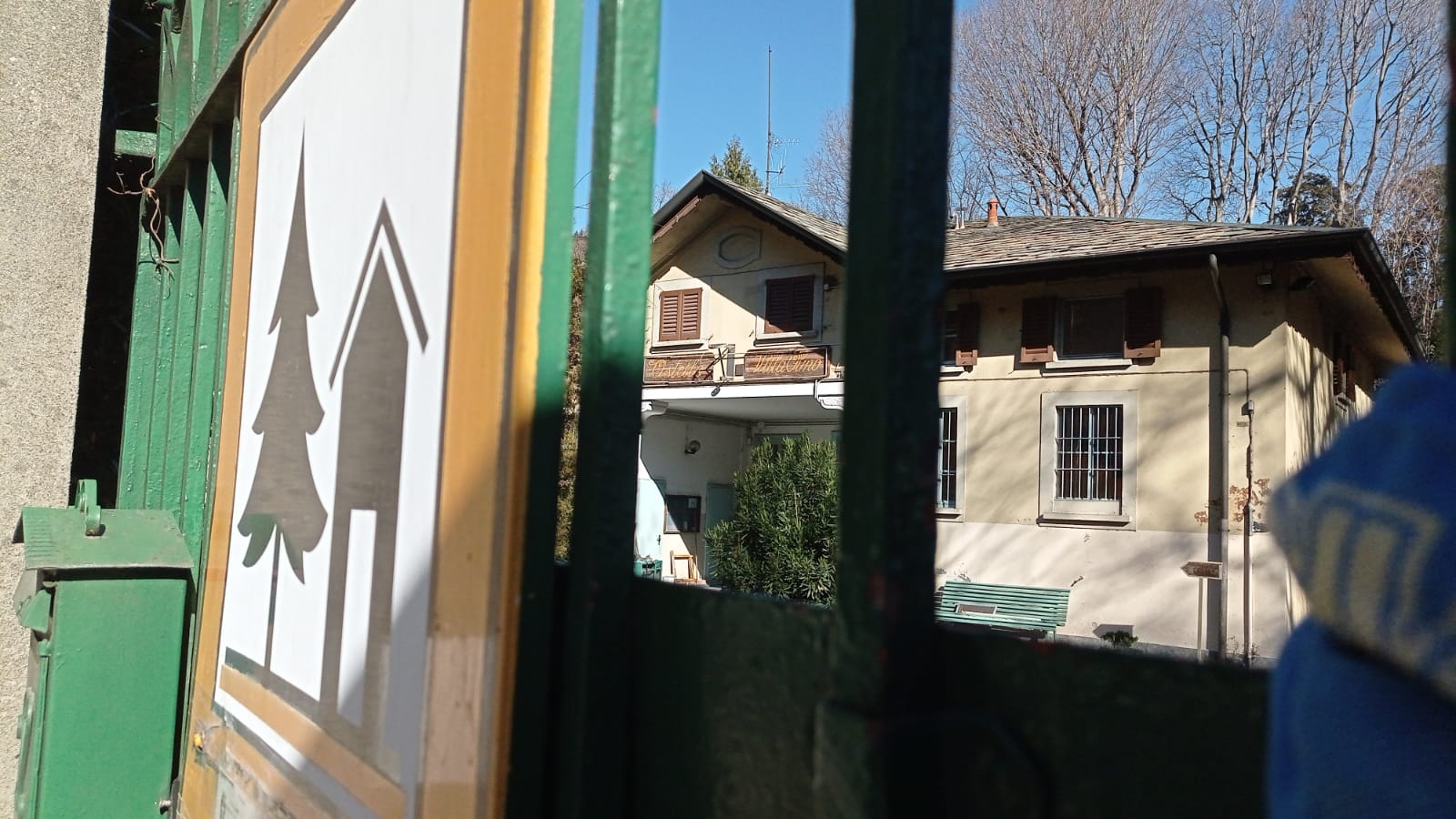 Ostello di Villa Olmo, è ancora tutto fermo