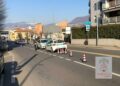 Si apre una buca in via Bellinzona