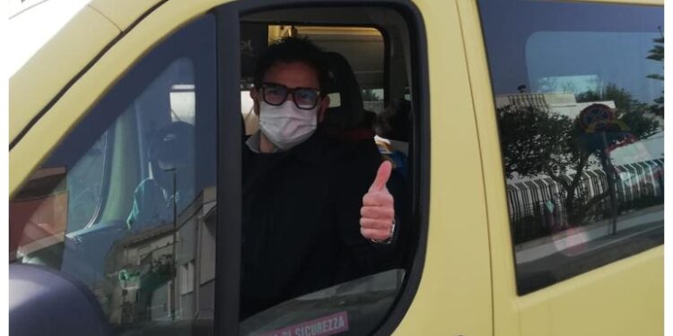Da dieci giorni porta in classe 32 alunni