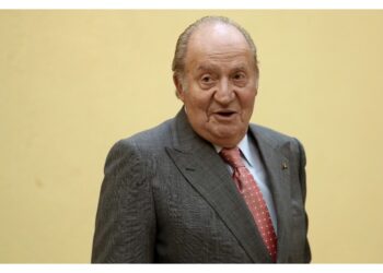 Ex sovrano dovrà difendersi da denuncia sua ex amante