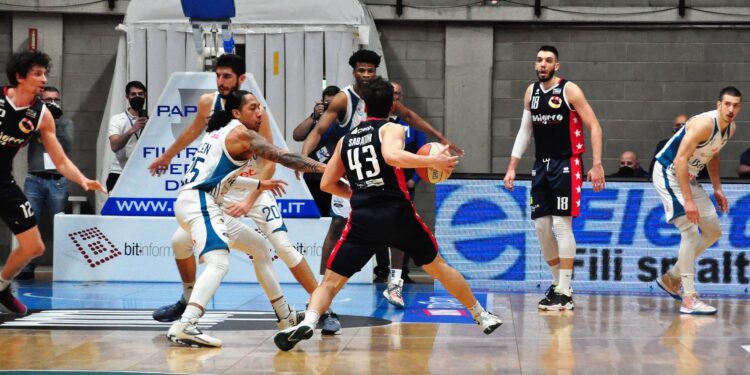 Basket-Cantù Piacenza