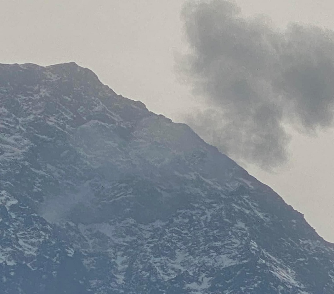 VIDEO – Aereo militare caduto, morto un pilota, in salvo l’altro