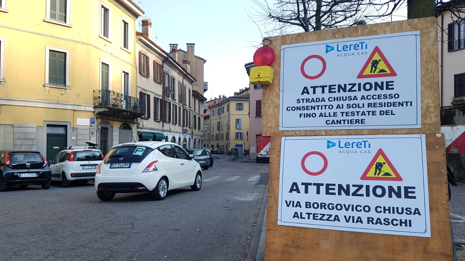 Cantiere in via Borgovico vecchia, lavori all’acquedotto fino a maggio