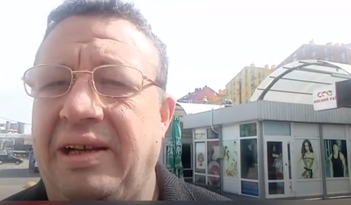 Lo chef italiano a Kiev che prepara i pasti a chi è rimasto solo