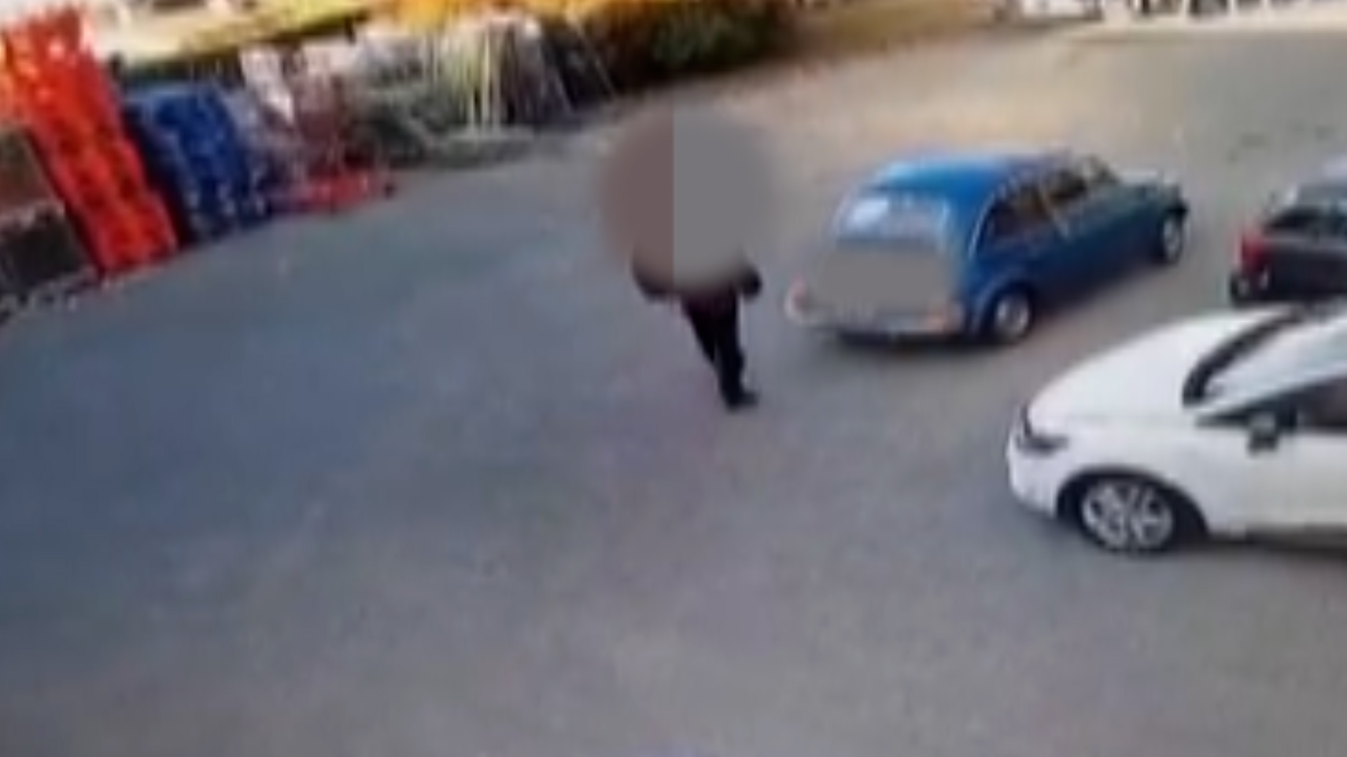 Il furto della 500 d’epoca diventa virale. Il proprietario: “Restituisci l’auto”