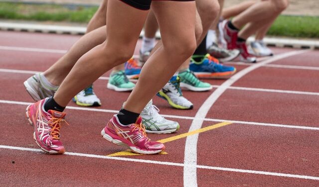 medicina dello psort, atleti alla partenza sulla pista di atletica