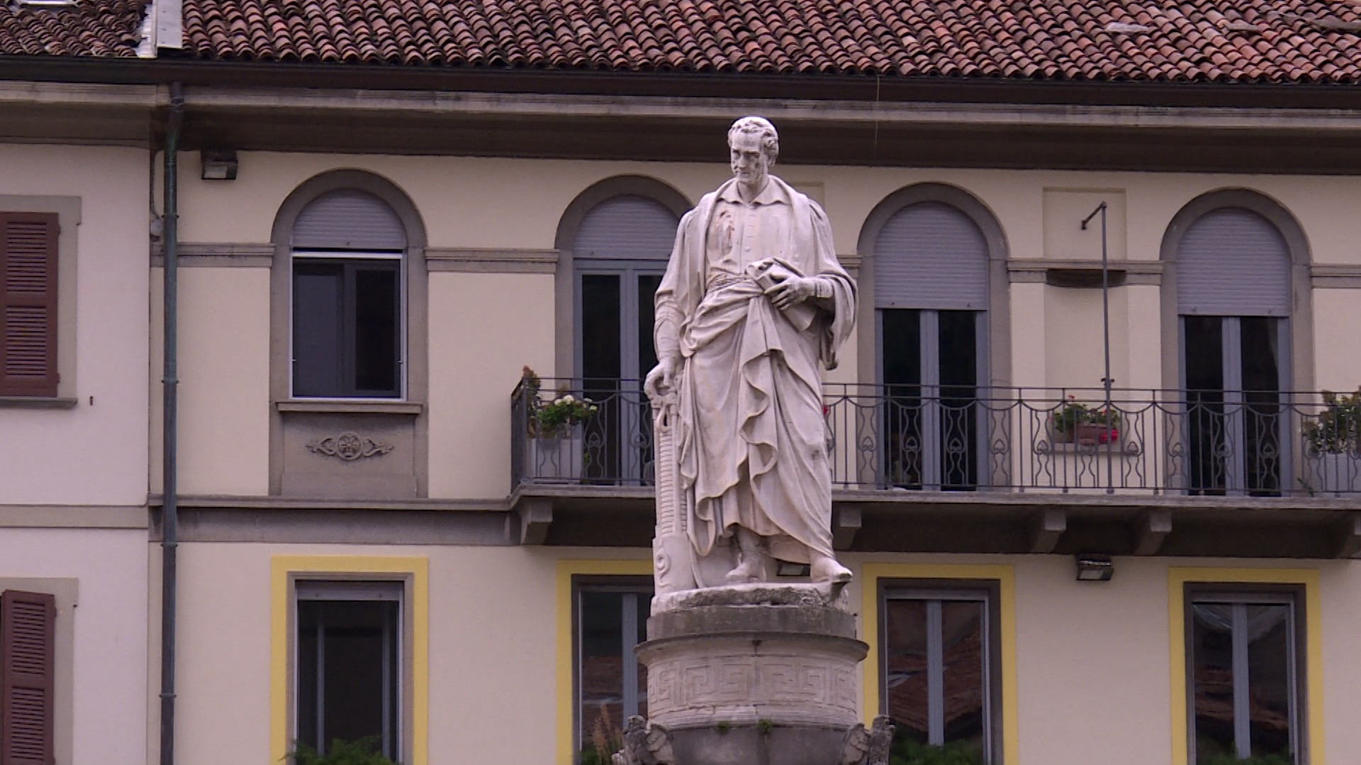 Como, nuova luce per il monumento ad Alessandro Volta