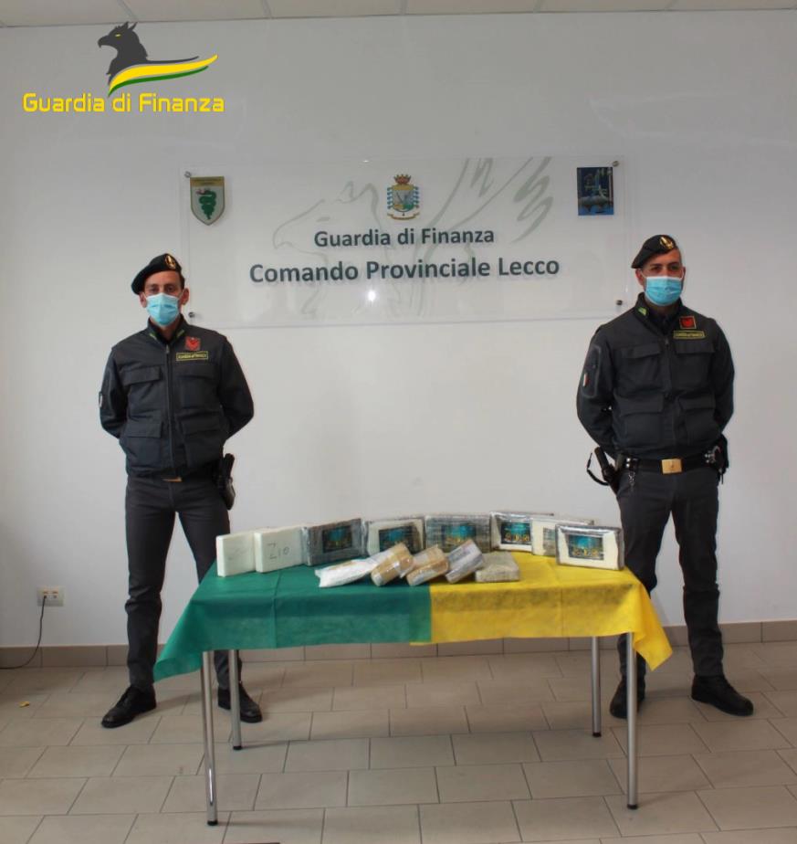 14 chili di cocaina tra auto e casa. Arrestato 30enne