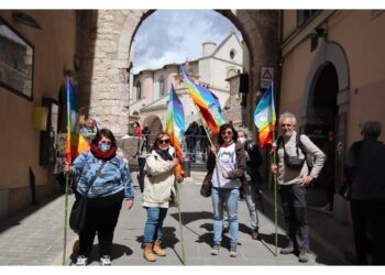 Già un migliaio di persone presenti