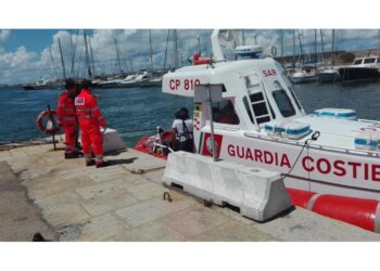 Avaria al motore davanti alla spiaggia di Balai a Porto Torres