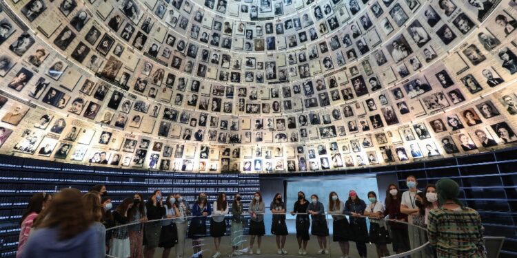 'No all'abuso e alla distorsione della memoria dell'Olocausto'