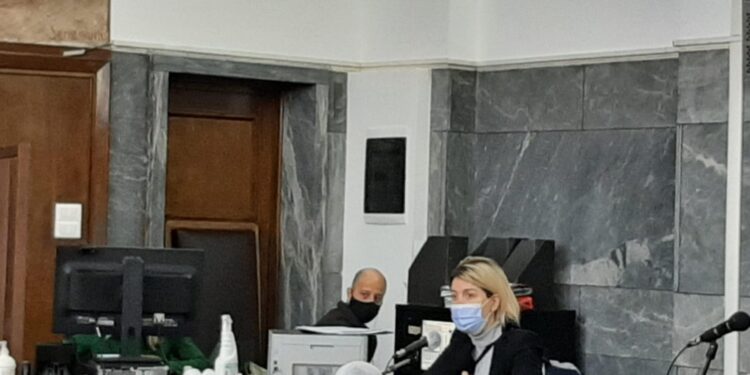 Moglie e procuratrice in processo a Corona