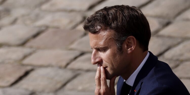 Entourage Macron ipotizza 8 maggio come 'inizio nuovo mandato'