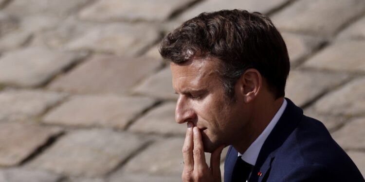 Entourage Macron ipotizza 8 maggio come 'inizio nuovo mandato'