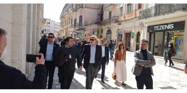 Poi al Palombaro lungo di piazza Vittorio Veneto