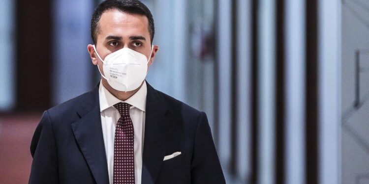 Di Maio con Cingolani a Luanda: 'A difesa di famiglie e imprese'
