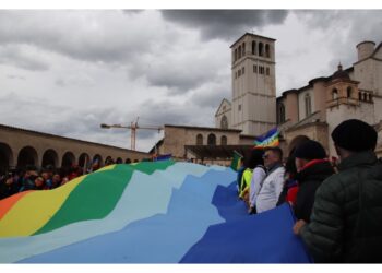 La testa del corteo ha raggiunto la piazza di San Francesco