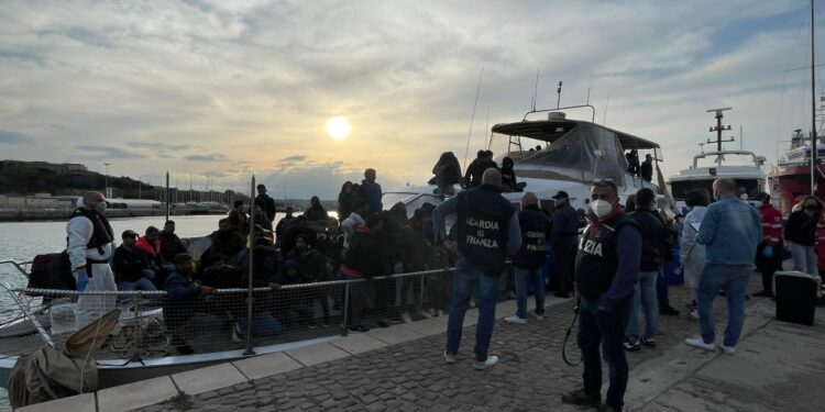 Arrivati al porto di Crotone