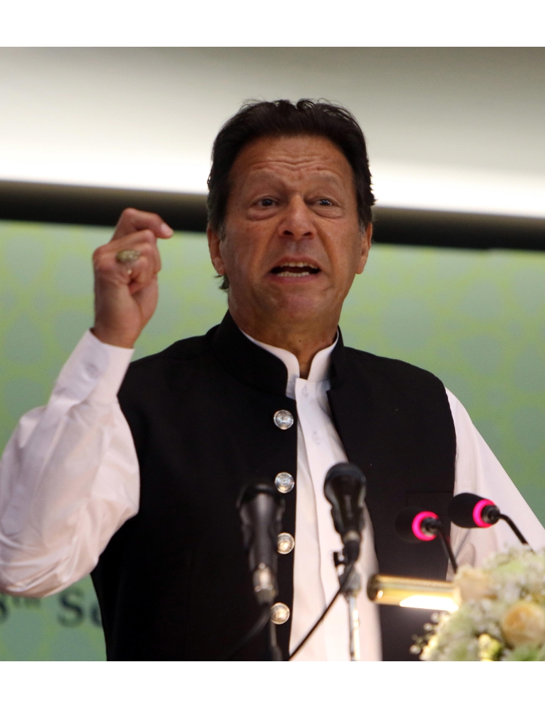 Pakistan: Corte Suprema decide domani su destino premier Khan