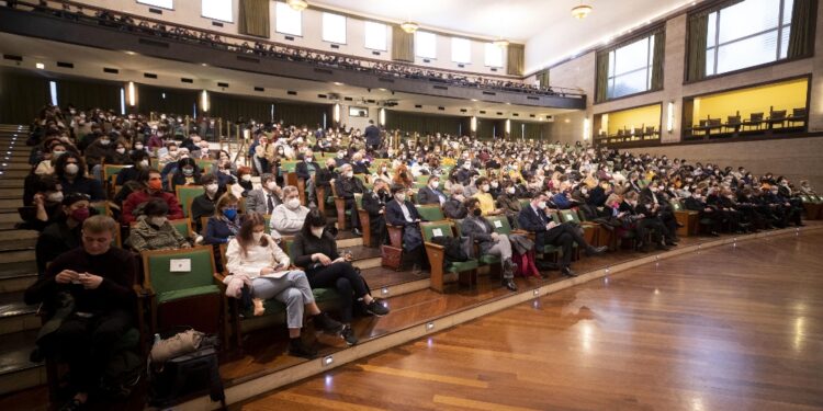 Primato mondiale La Sapienza in storia ma 138 corsi scendono