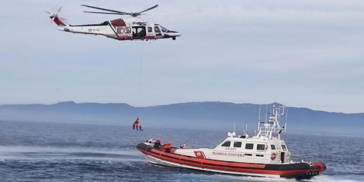 Erano rimasti bloccati sulla scogliera di Capo Grosso